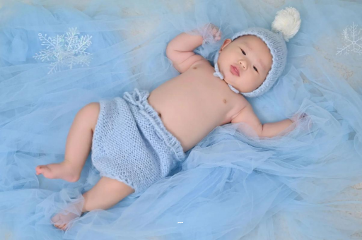 伊犁哈萨克摸孕妇肚子沾喜气